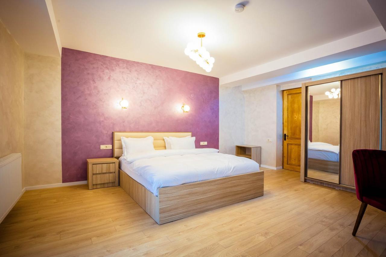Hotel Mestia Inn Ngoại thất bức ảnh