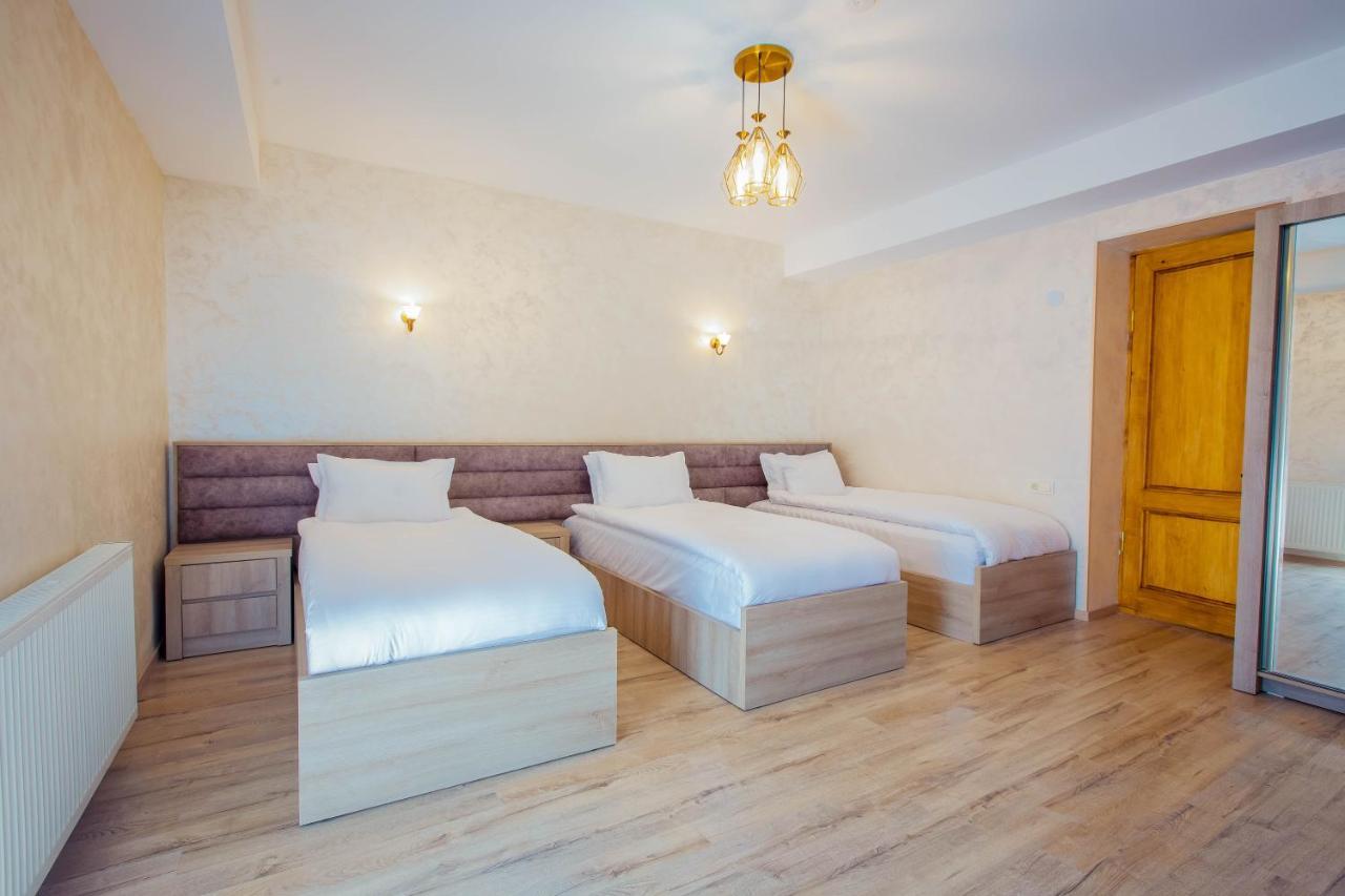 Hotel Mestia Inn Ngoại thất bức ảnh
