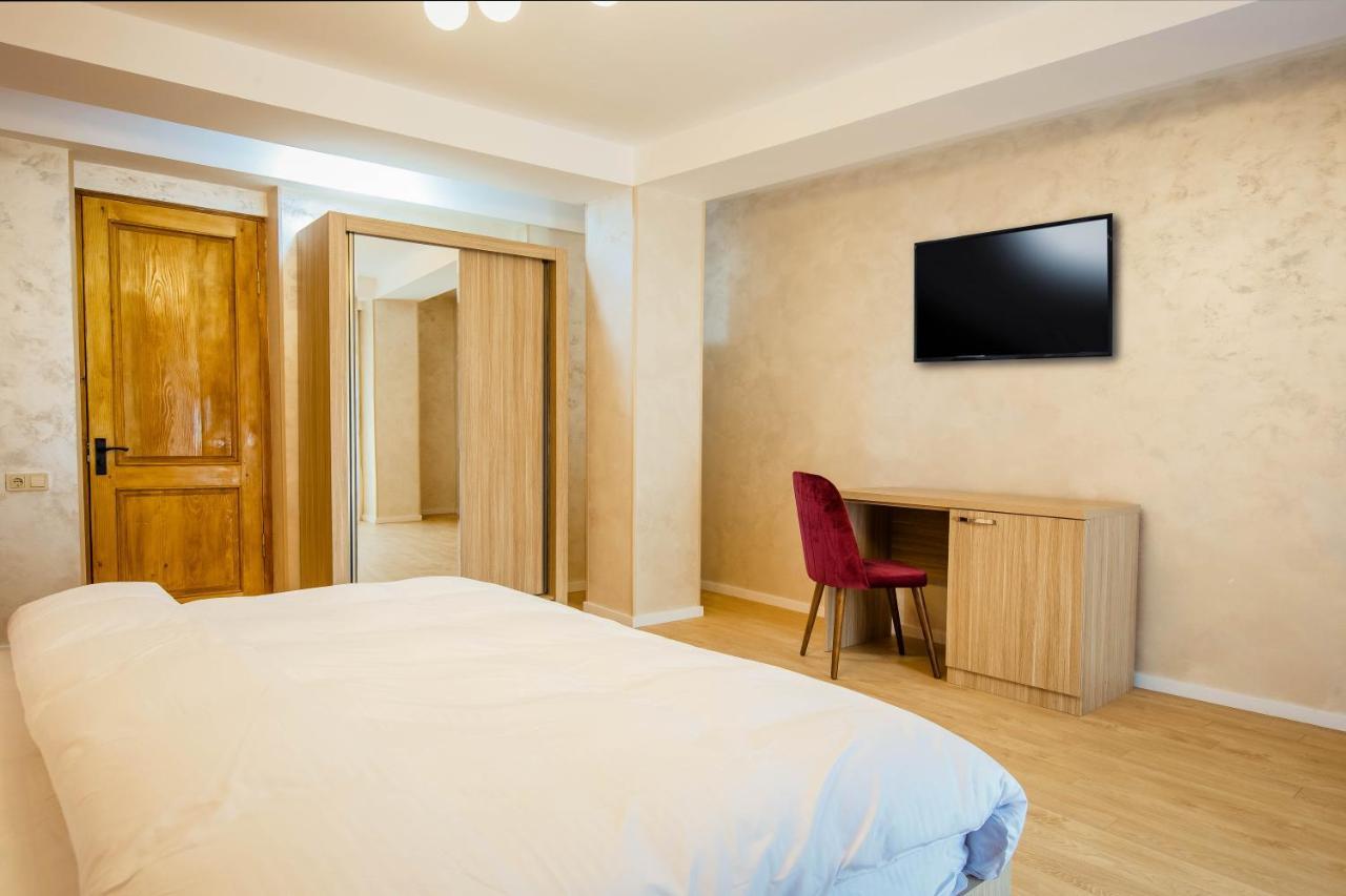 Hotel Mestia Inn Ngoại thất bức ảnh