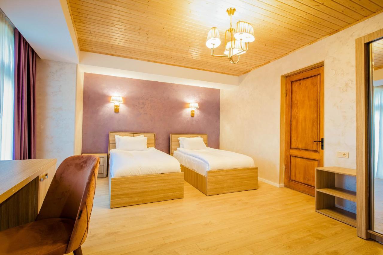 Hotel Mestia Inn Ngoại thất bức ảnh